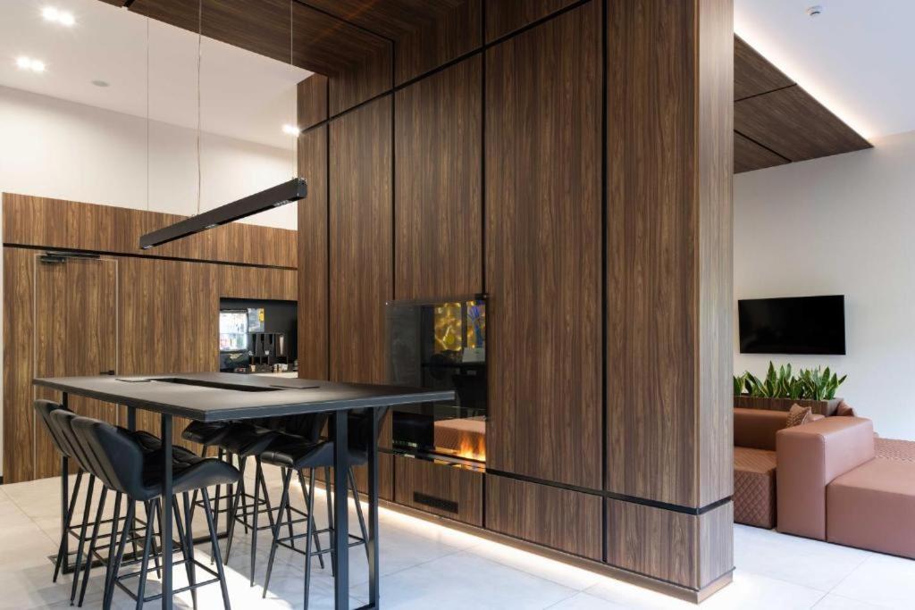 Cube House Apartment Kiev Bagian luar foto