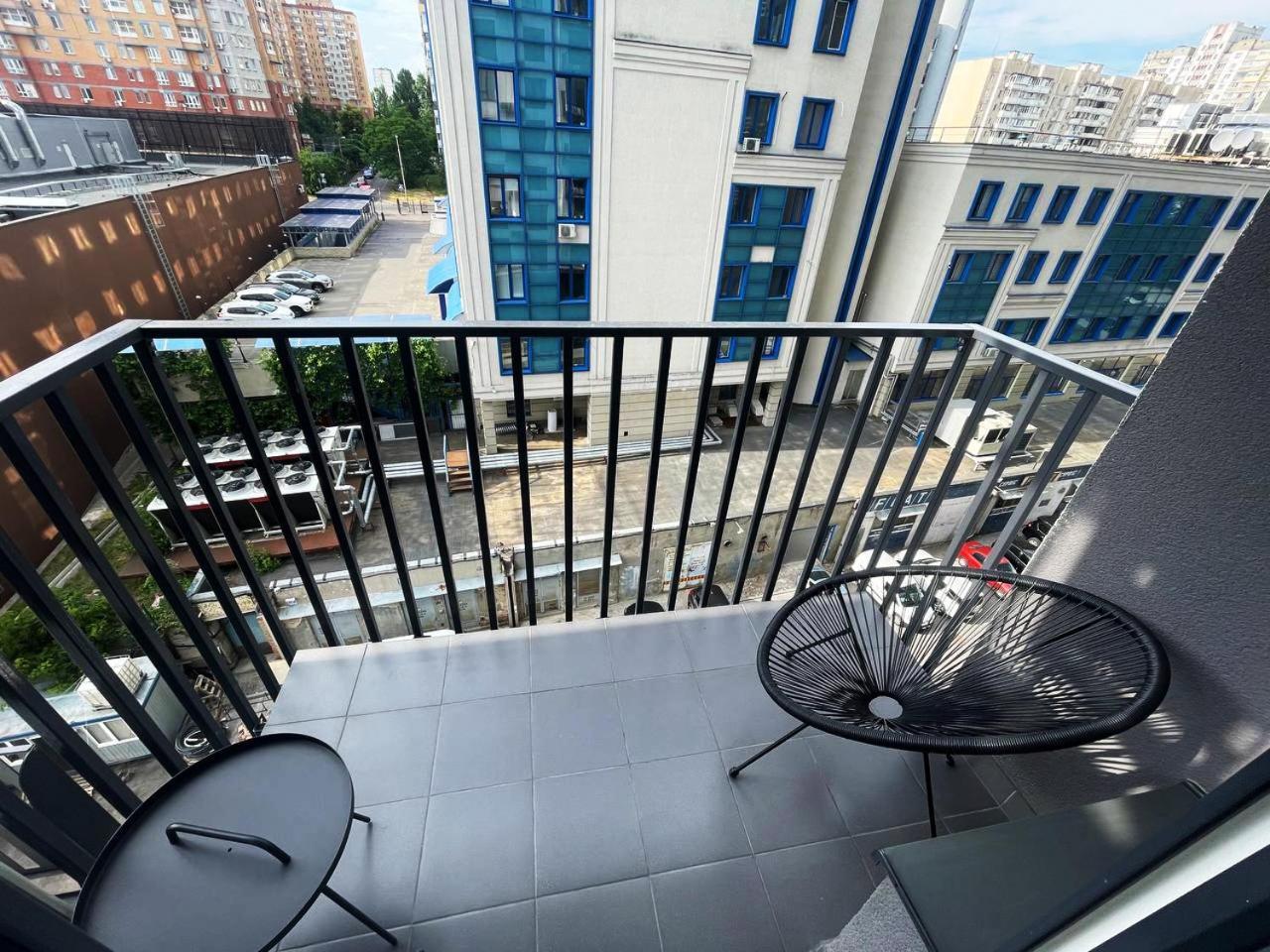 Cube House Apartment Kiev Bagian luar foto